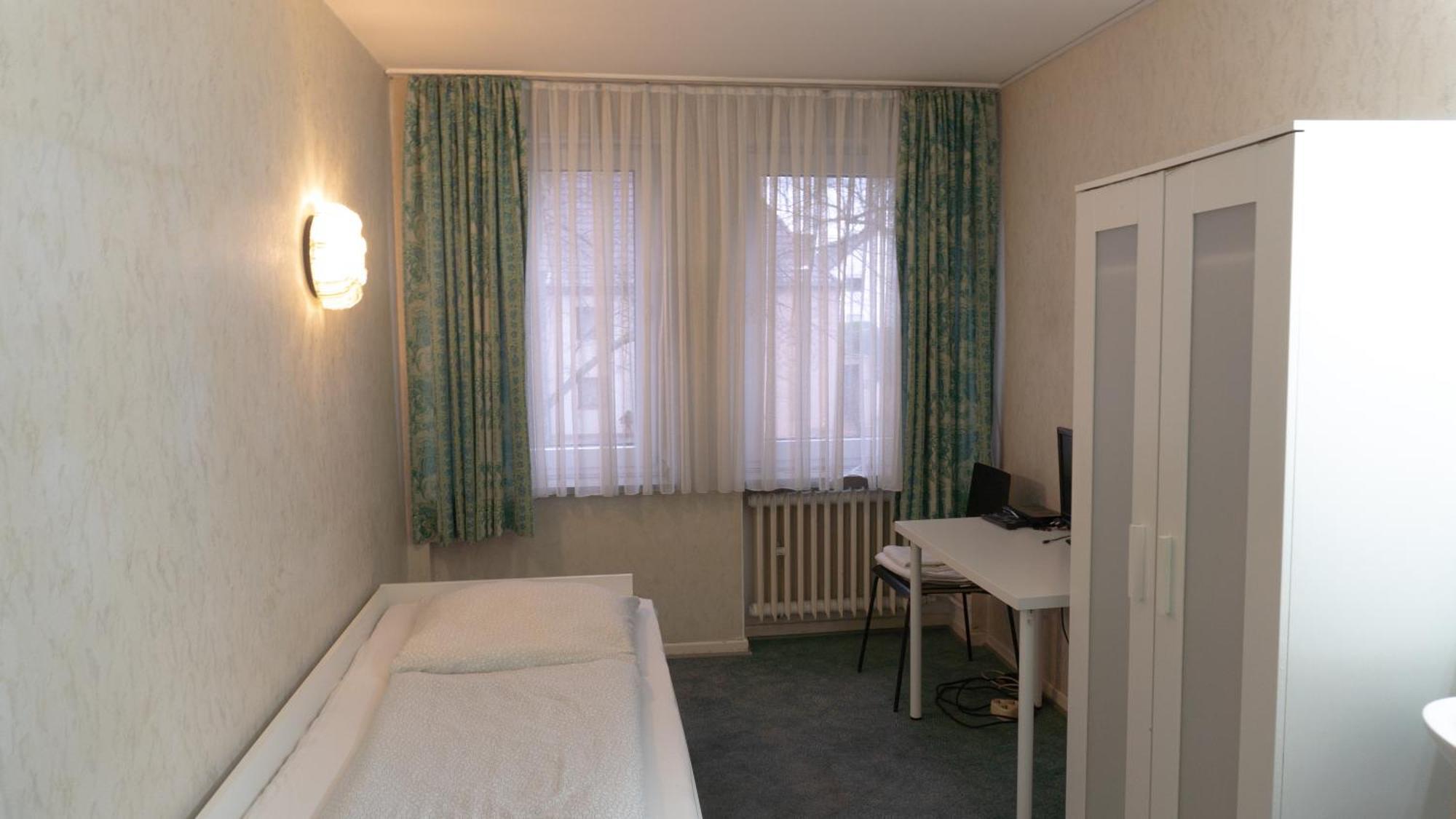 Haven Hotels - Hotel Am Stadion Леверкузен Стая снимка